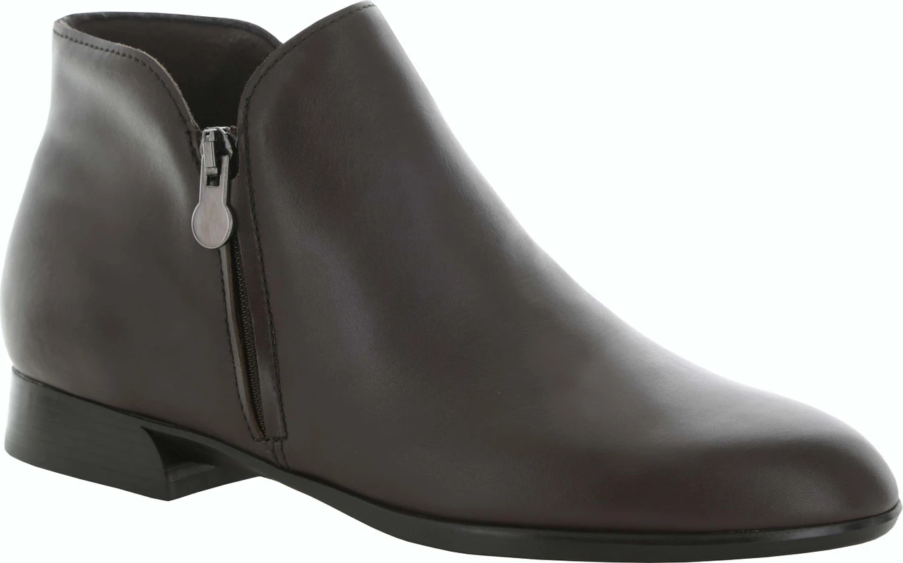 Munro Averee - Image 2